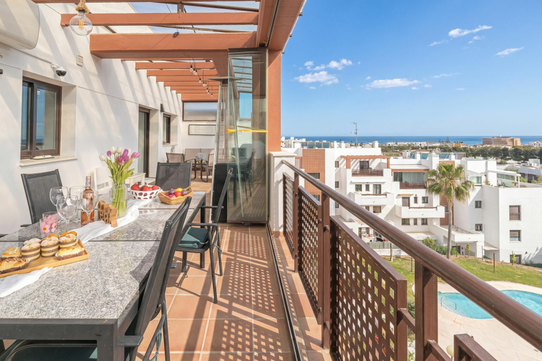 Outdoor dining 4, Luxury la Cala Penthouse Walking To Beach, Málaga