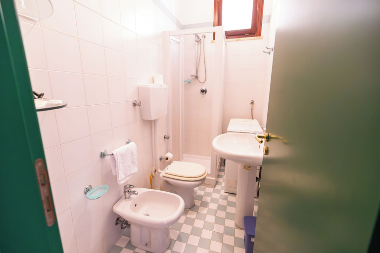 Bathroom 4, DURING HOME - Beach Apartment with Patio & Free Parking, Trapani