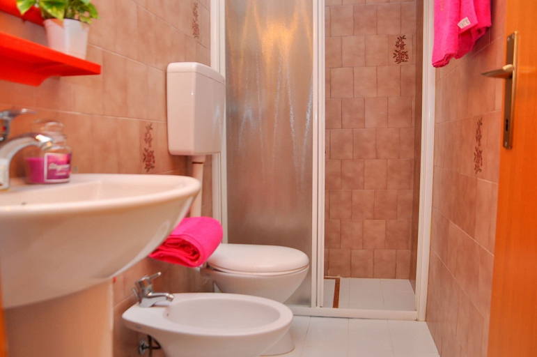 Bathroom, Lovely Beachfront Apartment-beahost, Venezia