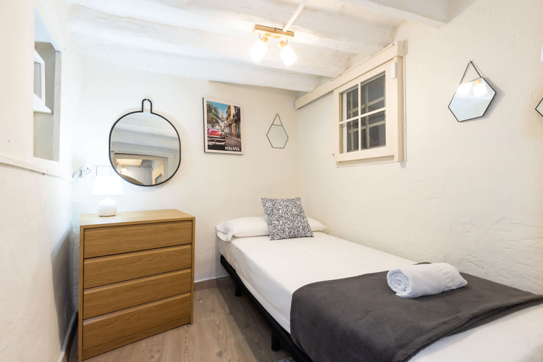 Room 3, Apartment by the Cathedral - Unik Vacation, Tarragona