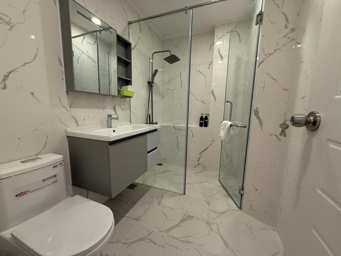 Bathroom 5, Sunrise city, Ho Chi Minh City