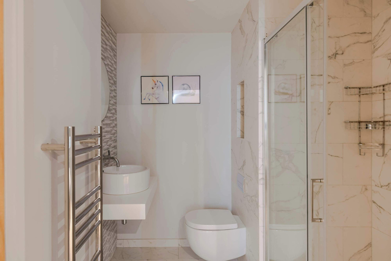 Bathroom 3, The Eyre Suite Three - Farringdon - by Frankie, London