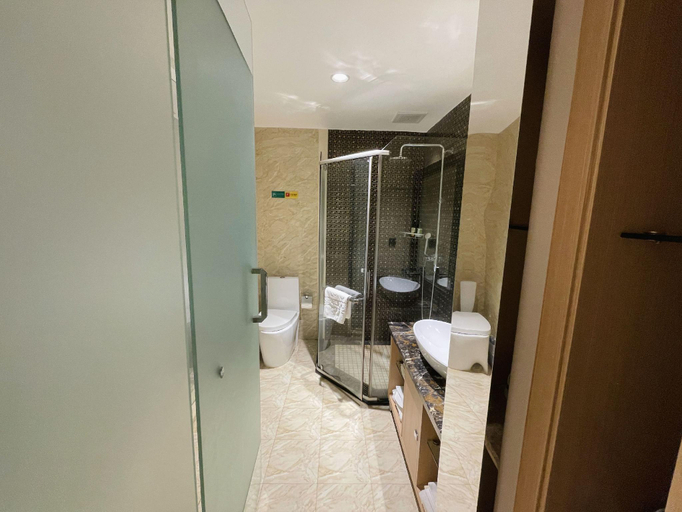 Bathroom 4, Yijia Chain Hotel Mingren Branch, Ürümqi