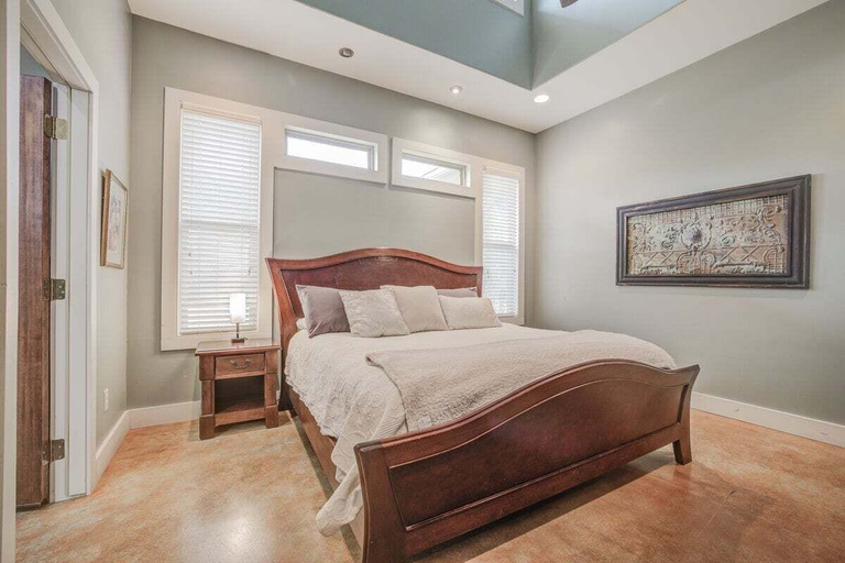 Room 3, Hill Country Escape Hot Tub Pet Friendly, Hays