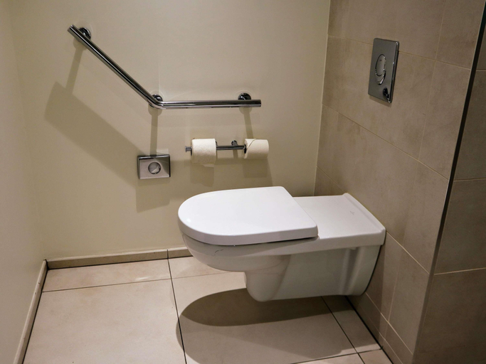 Bathroom 5, Novotel Rennes Alma, Ille-et-Vilaine