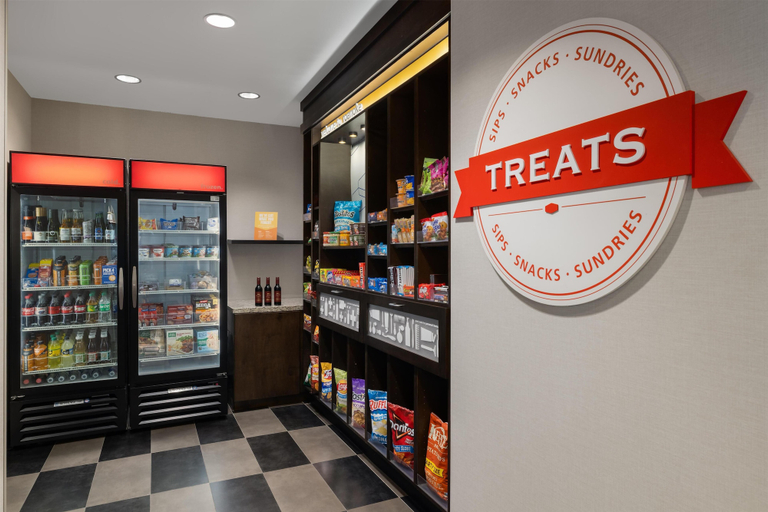 Food & Drinks 5, Hampton Inn & Suites Roanoke-Downtown, Roanoke City