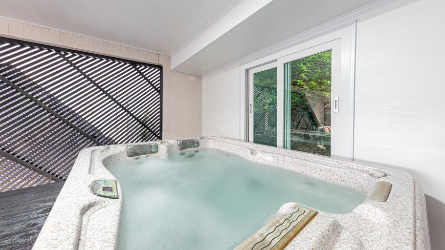 Bathroom 2, Hongcheon La Defense Pension, Chuncheon