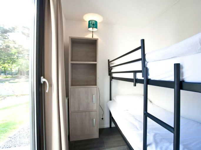 Room 1, Holiday Home in Olburgen With Terrace, Steenderen