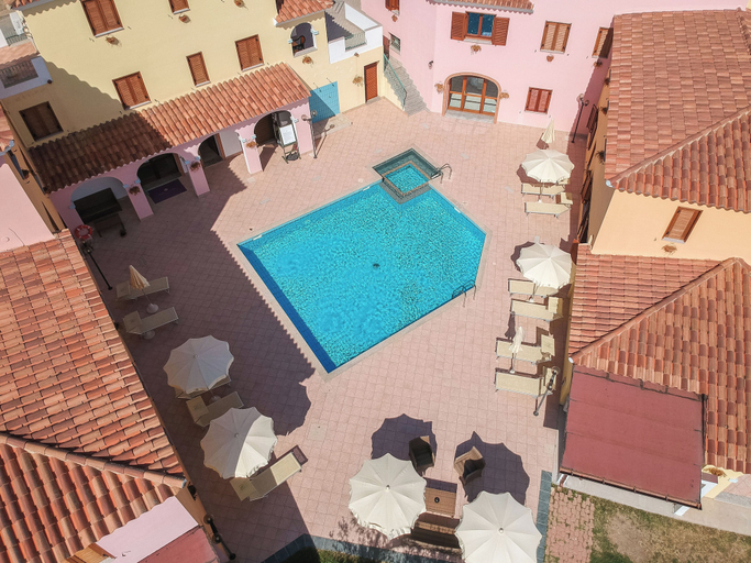 Pool 4, Idyllic Residence Cala Viola No1412, Nuoro