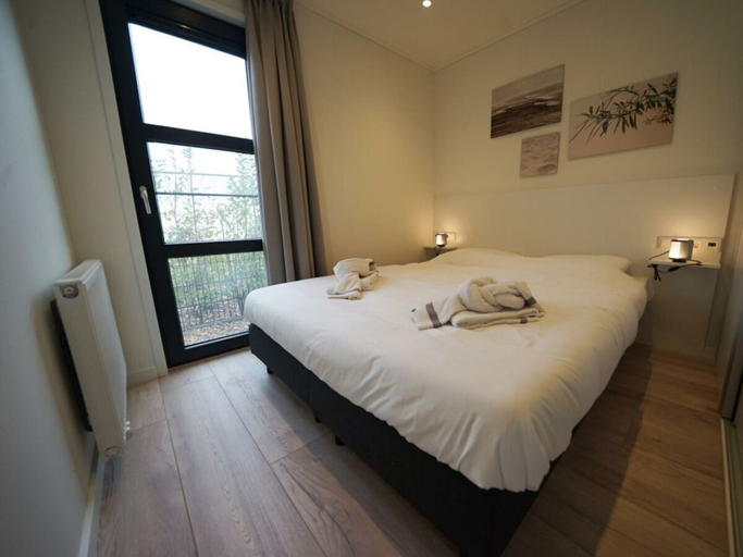 Room 2, Holiday Home in Olburgen With Terrace, Steenderen