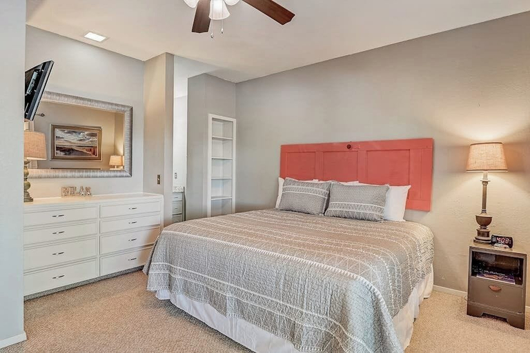Room 2, Dog-friendly Water View Condo With Inviting Porch, AC, W/d, & Modern Charm, Burnet