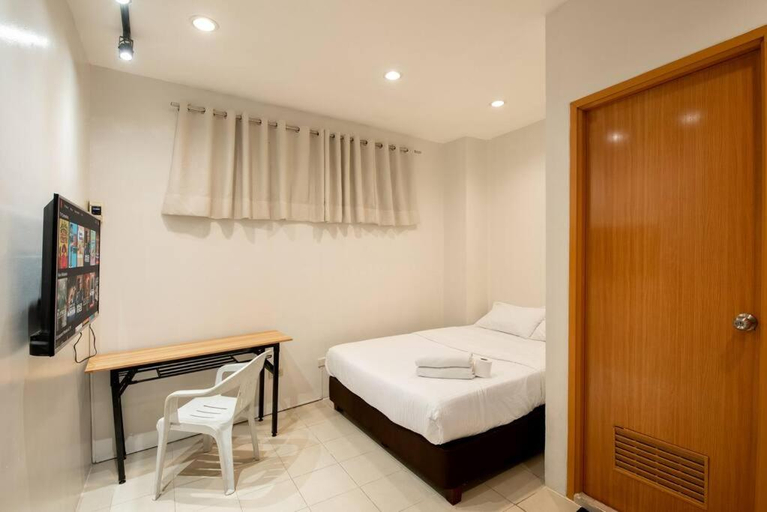 Bedroom, CLEAN AND AFFORDABLE | STUDIO MAKATI 204, Makati City