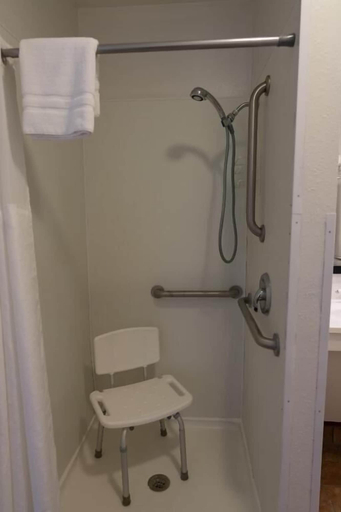 Bathroom 3, The Riviera Motor Lodge, Carbon