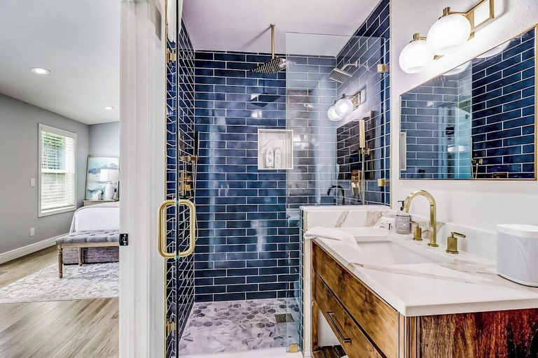 Bathroom 4, Downtown 2-story Home With Enclosed Backyard, Patio, Pool, Playground, W/d, AC, Gillespie
