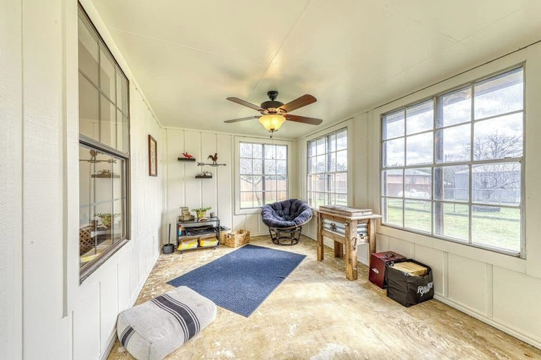 Interior 4, Peaceful Riverfront Home With Enclosed Yard - Walk to the River, Williamson