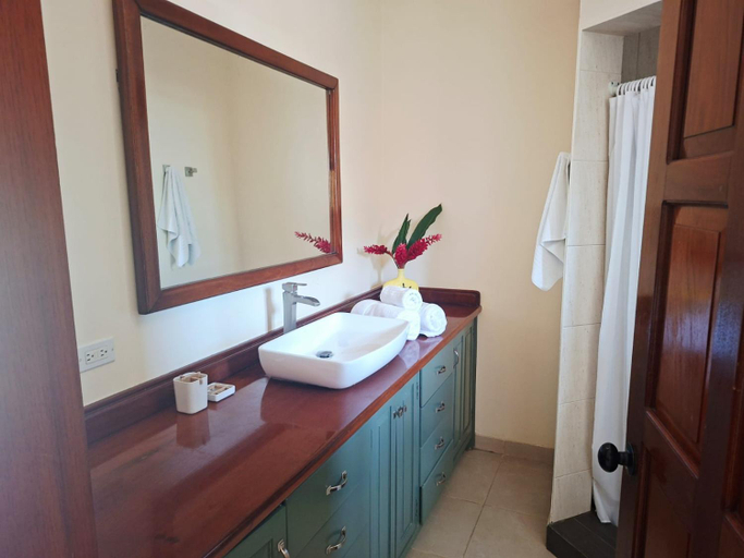Bathroom 4, Hotelito del Mar Bocas Town, Bocas del Toro