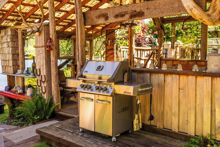 Food & Drinks 5, Woods End Landing, Alberni-Clayoquot