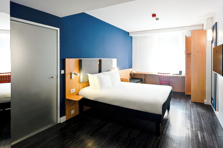 Bedroom 2, Holiday Inn Express Skopje City Centre, Skopje