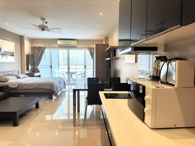 Interior 4, Sea View Studio With Large Balcony at View Talay 5D, Pattaya