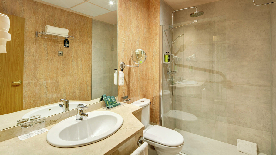 Bathroom 5, Hotel Sercotel Alcalá 611, Madrid
