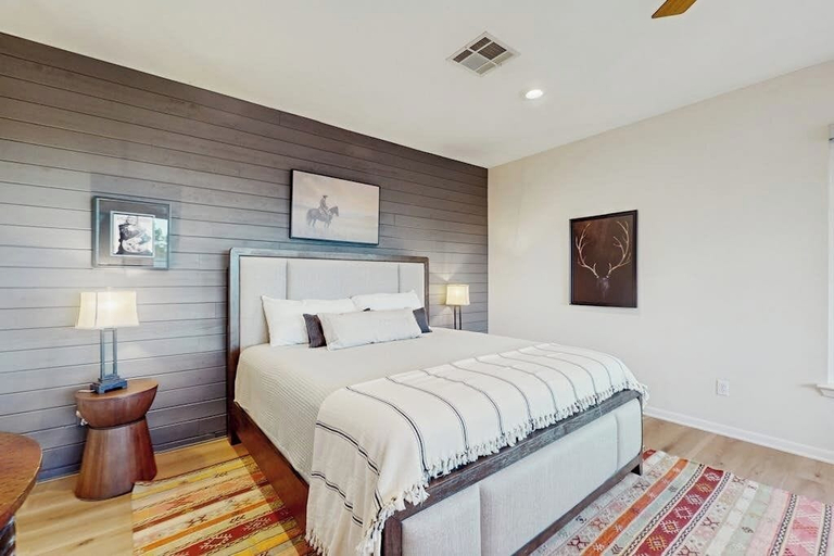 Room 2, Spacious Beautiful Home With Full Kitchen, Balcony and Patio, Next to Golf Course, Llano