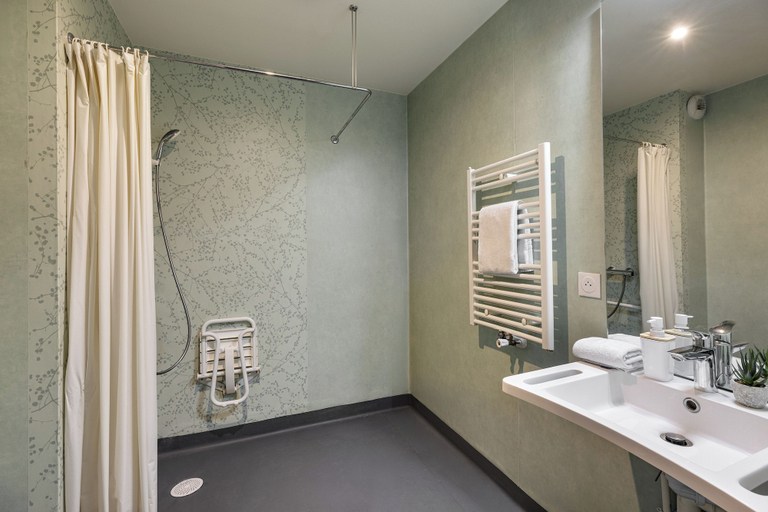 Bathroom 3, Montempo appart-hotel Noisy le Sec, Seine-Saint-Denis