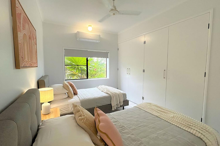 Bedroom 2, Mission Views - 3 Bedroom Home with Stunning Views, Cardwell