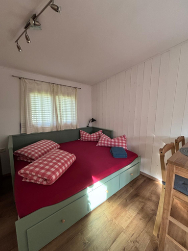 Bedroom, Fanky Guided Sport & Outdoor Experience - Hostel & Appartementhaus - Rafting&Canyoning, Imst
