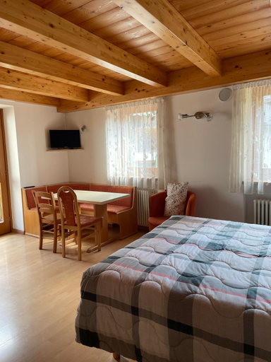 Others 3, Albergo Alpina, Trento