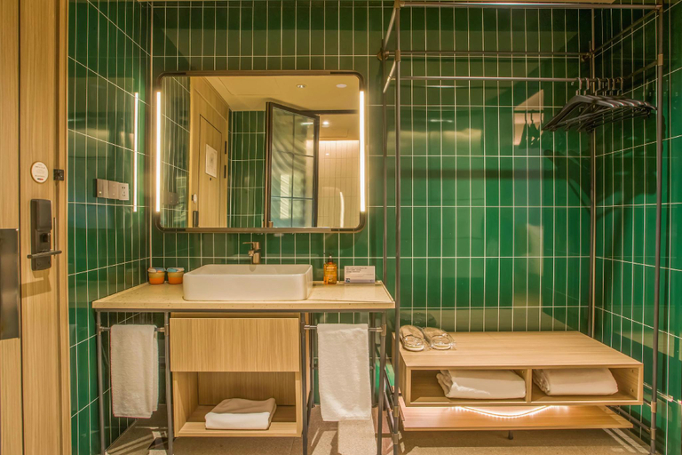 Bathroom 4, Orange Hotel Select Tianjin Fifth Avenue, Tianjin