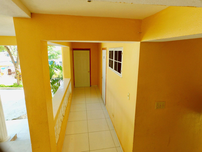 Public Area 2, Best Time Hotel, Port-au-Prince
