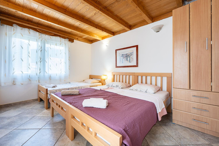 Bedroom 2, Dekovic Apartments