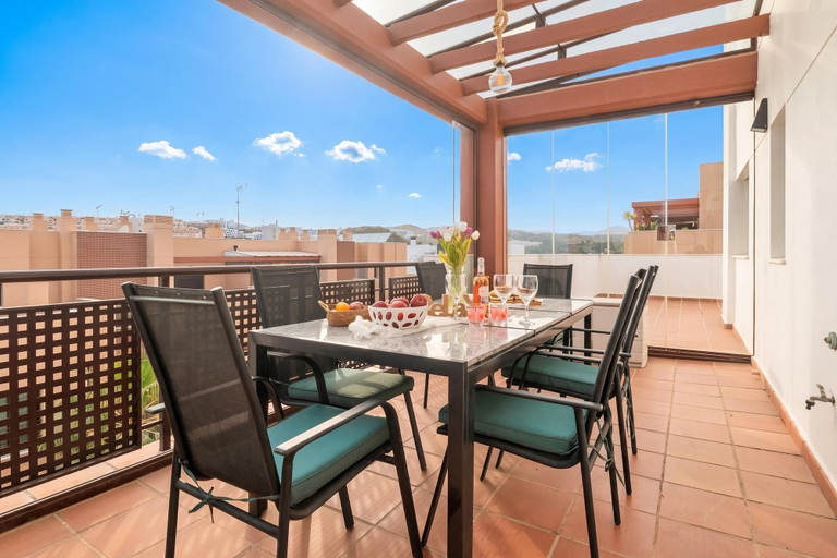 Outdoor dining 3, Luxury la Cala Penthouse Walking To Beach, Málaga