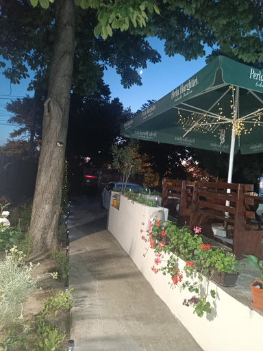 Food & Drinks 4, Casa Chriss, Agigea