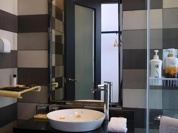 Bathroom 3, Xiamen Lovely Bay Hostel, Xiamen