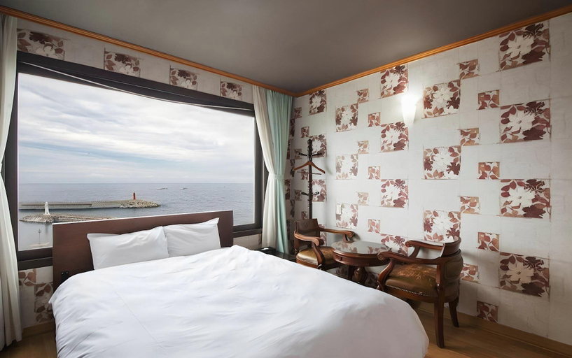 Bedroom 2, Benikea Hotel Mountain & Ocean Daepohang, Sokcho