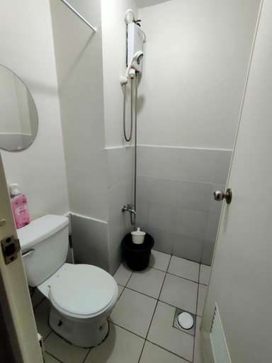 Bathroom 2, Rom's Place @ Urban Deca Tower, Mandaluyong