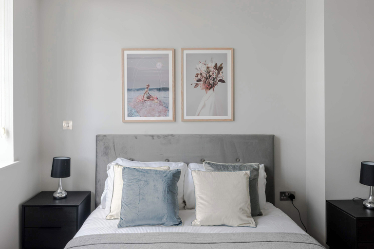 Room 4, The Eyre Suite Three - Farringdon - by Frankie, London