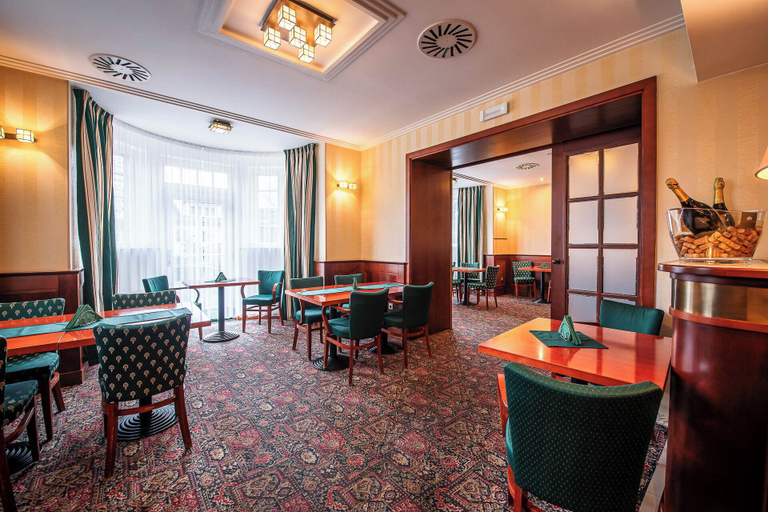 Food & Drinks 5, Hotel Villa, Praha 3