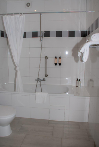 Bathroom 5, Kasteel Wurfeld, Limburg