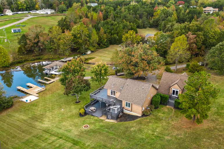 Exterior 5, Updated Lakefront Home & Studio With Water Views, hot Tub, Dock & Game Room, Spotsylvania