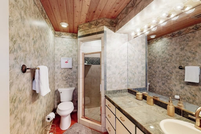 Bathroom 5, Mid-century Modern Lake House With Private Waterfront Pool & Boat Dock, Burnet