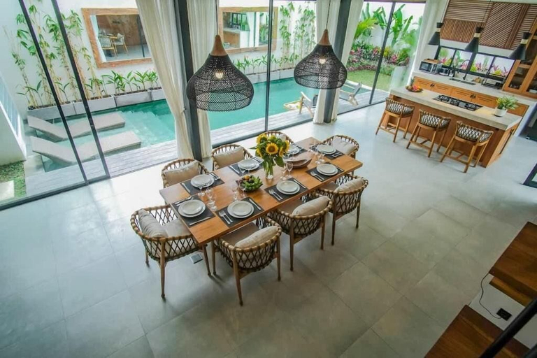 Dining 2, K Club Cemagi Villa 10, Badung