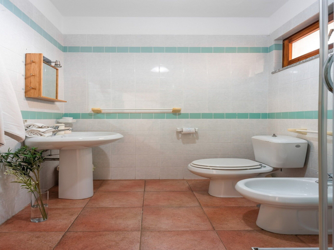 Bathroom 5, Accommodation 1 km From the Beach, Olbia-Tempio