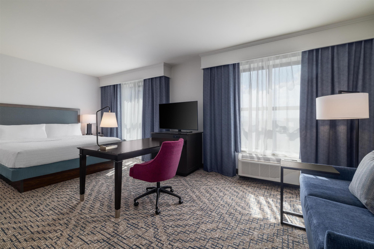 Bedroom 3, Hampton Inn & Suites Roanoke-Downtown, Roanoke City