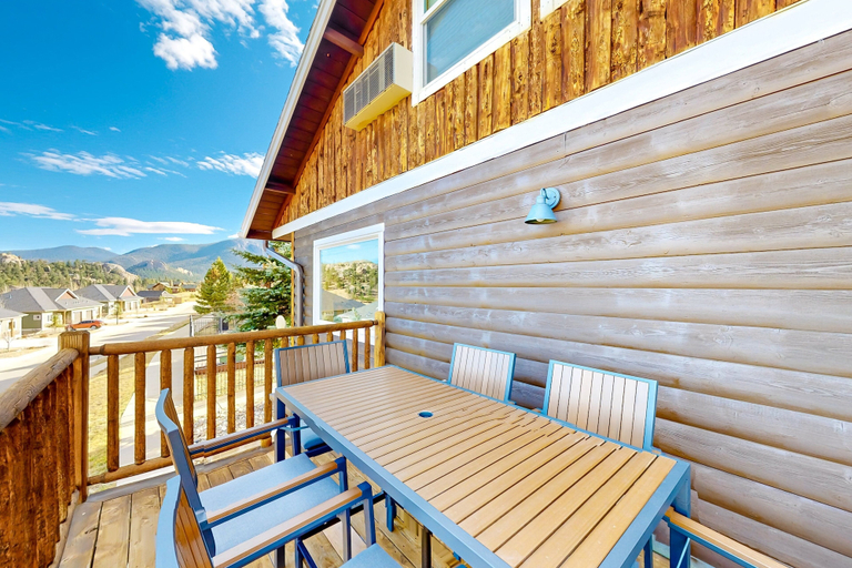 Outdoor dining, Memorable Mountain Condo With 2 Fireplaces, Lovely Views, W/d, & Pool Access, Larimer