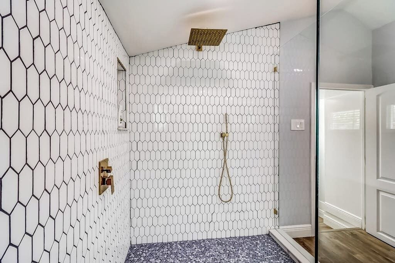 Bathroom 5, Downtown 2-story Home With Enclosed Backyard, Patio, Pool, Playground, W/d, AC, Gillespie