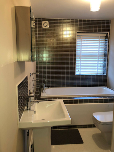 Bathroom 4, Room-cozy Sheffield Guest Room With Shar, Sheffield