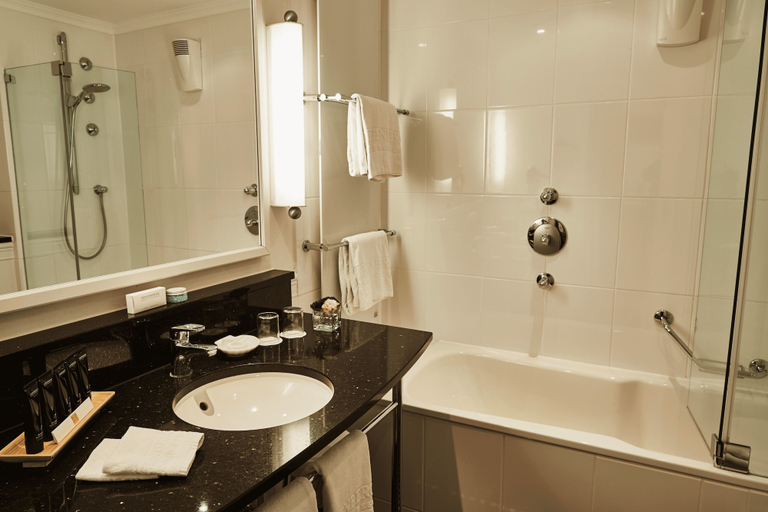 Bathroom 5, Steigenberger Inselhotel, Konstanz