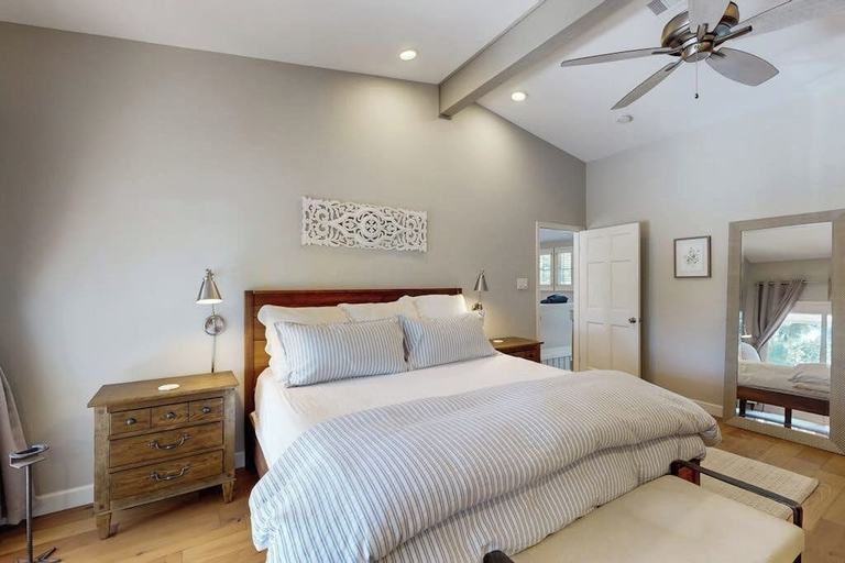 Room 4, Waterfront, Dog-friendly Home With Lake Views, Private Boat Lift & Dock, Llano
